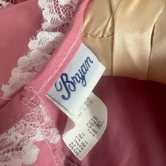 Vintage 1990’s Bryan Pink Baby Dress with White Lace size 18 month - Picture 2 of 9